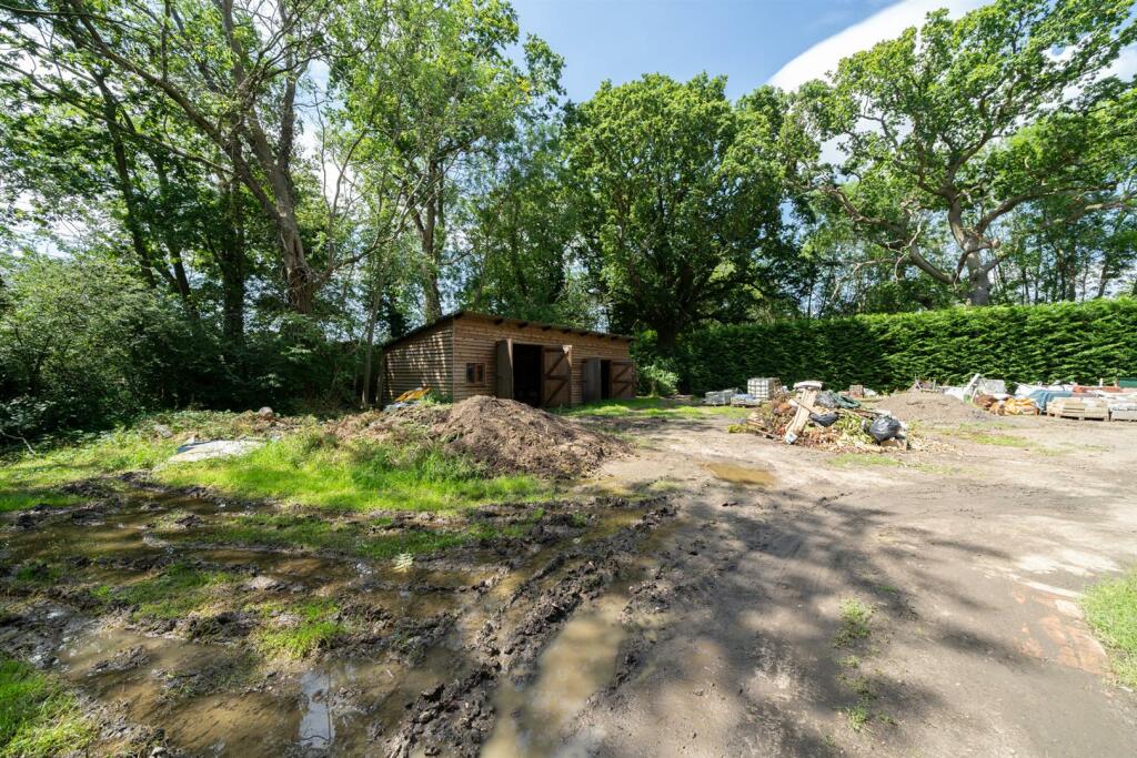 Additional property image - Lye Lane, Bricket Wood