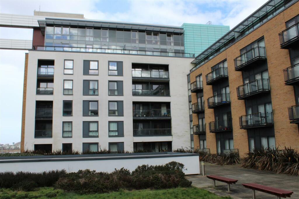 1 bedroom apartment for rent in Dovercourt House, Ferry Court, Cardiff Bay, CF11