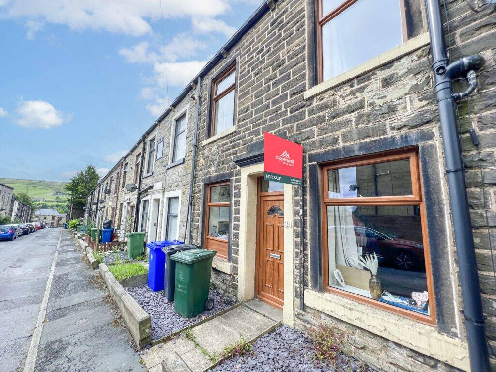 2 bedroom terraced house for sale in Church Street, Stacksteads