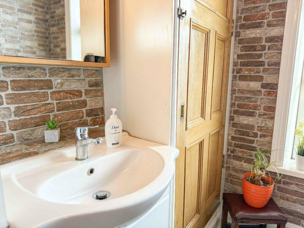 Additional property image - Blackburn Road, Haslingden, Rossendale