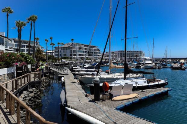 Main image of property: E06 Elstree, 1943 Beach Road, Mouille Point, Cape Town