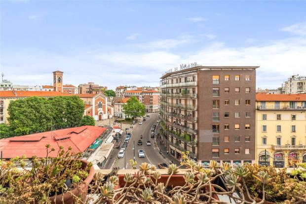Main image of property: Via Michelangelo Buonarroti, Milano, Italy