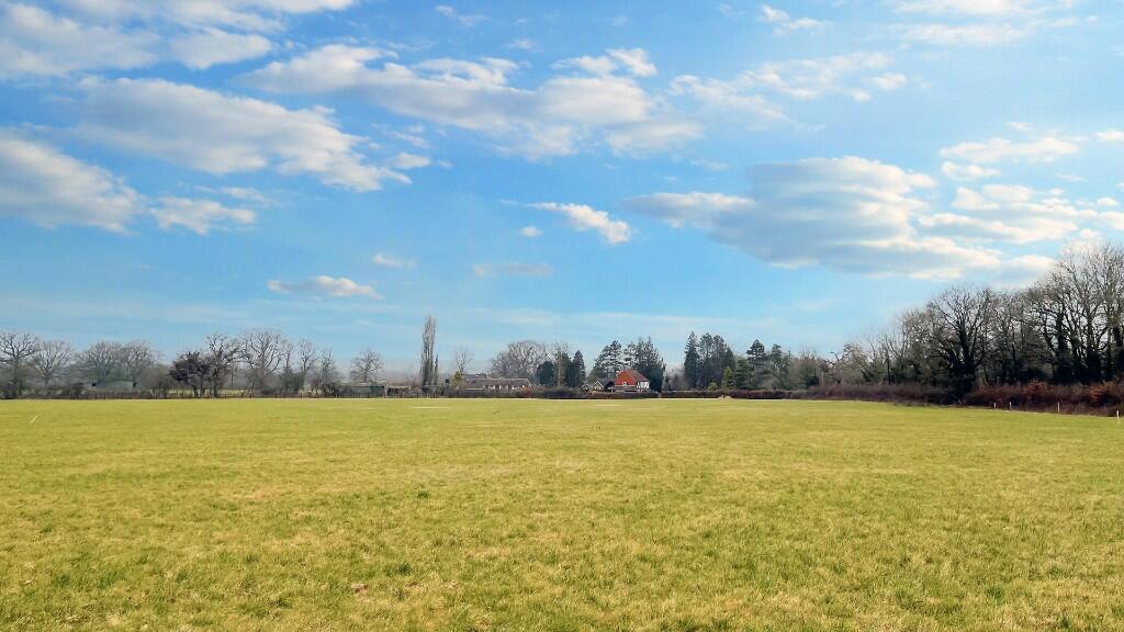 Land for sale in 2.8 acres of land in Newchapel, Lingfield, Surrey, RH7