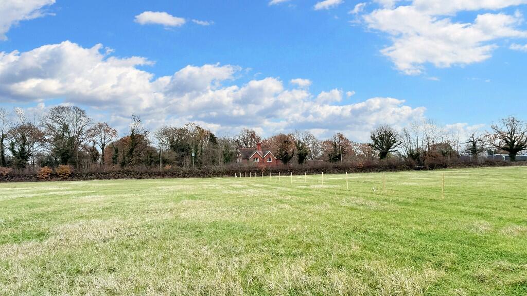 Land for sale in 3.6 acres of land near Lingfield, Surrey, RH7
