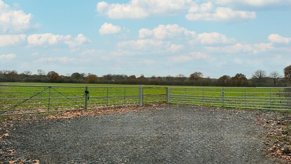 Land for sale in 2.9 acres of land on Marsh Green Road, Edenbridge