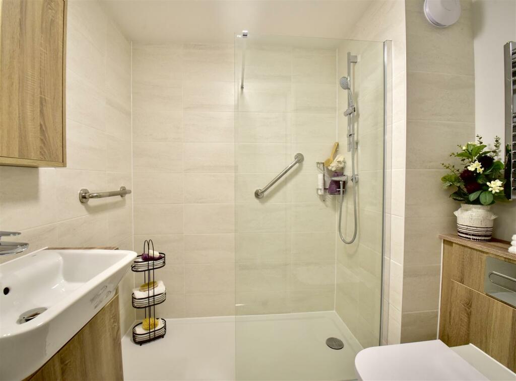 Additional property image - Highbury Lodge, Silver Street