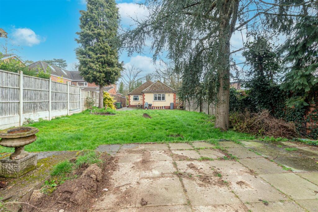 Main image of property: The Spinney, Birmingham Road, Warwick