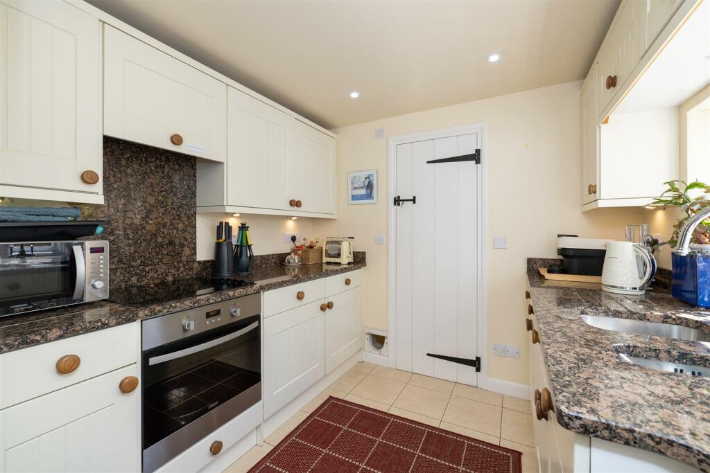 Additional property image - Avondale Cottage, Keytes Lane, Barford