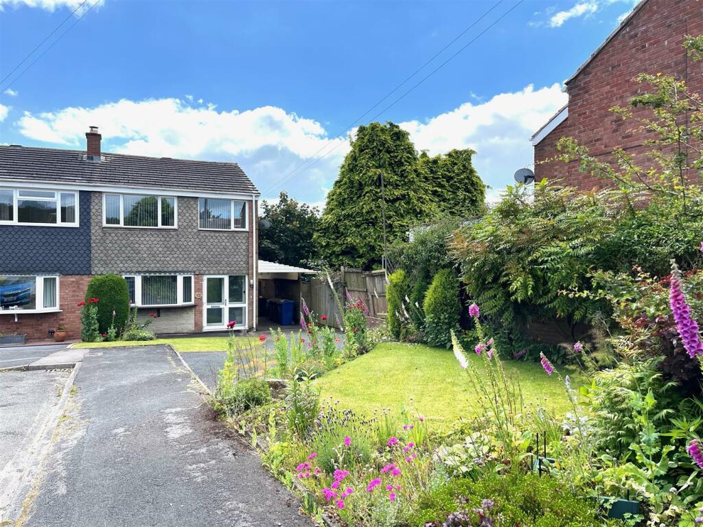 3 bedroom semidetached house for sale in Belmont Avenue, Shoal Hill