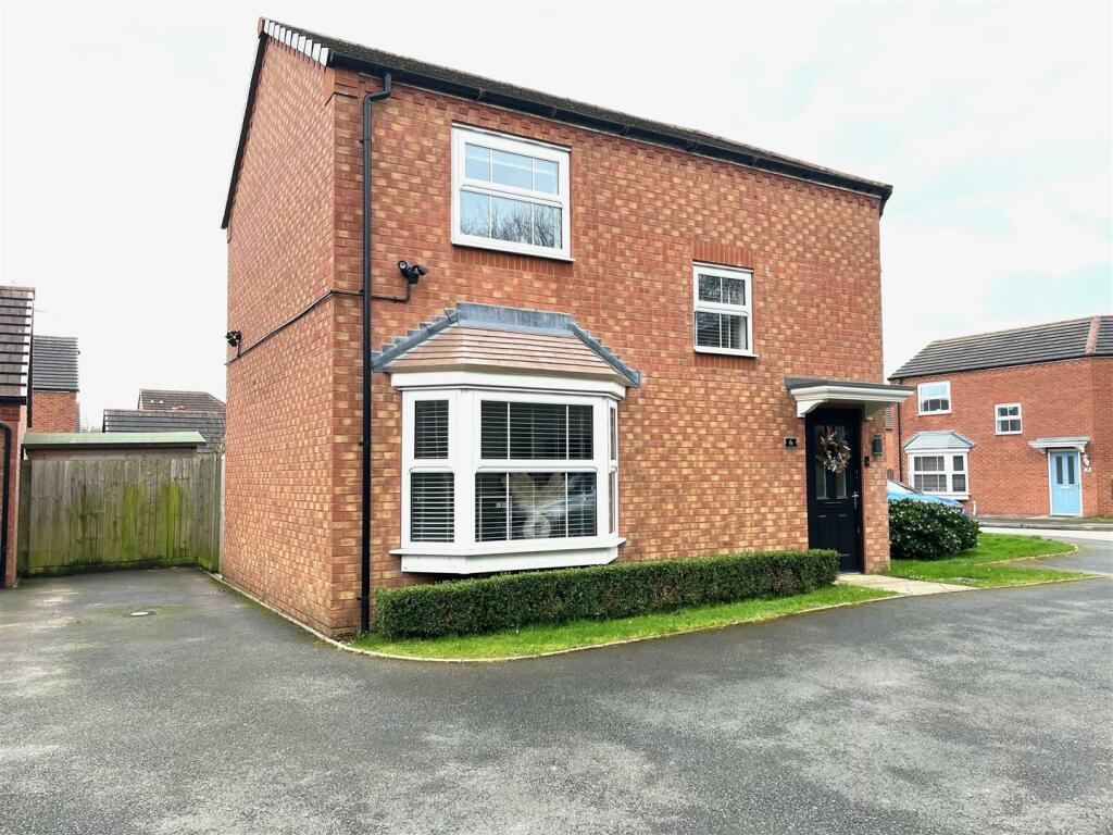 3 bedroom detached house for sale in Ash Close, Norton Canes, Cannock, WS11