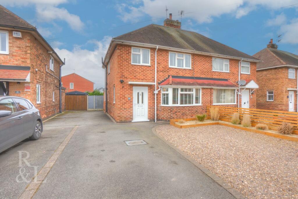 3 bedroom semidetached house for sale in Packman Drive, Ruddington