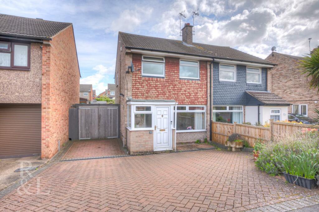 2 bedroom semidetached house for sale in Fairway, Keyworth, Nottingham