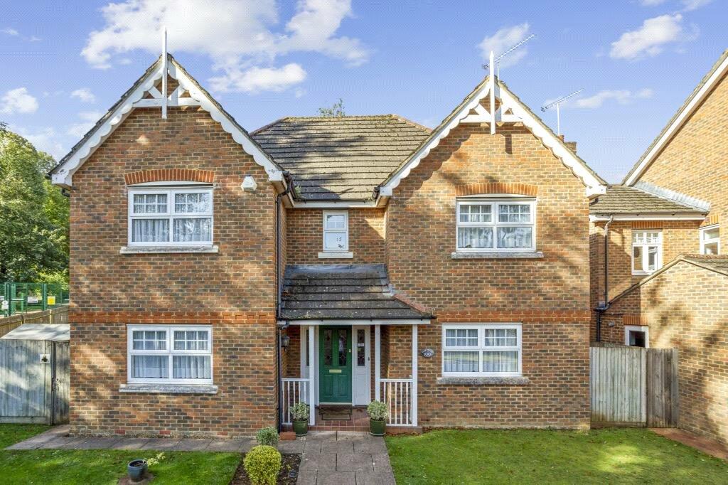4 bedroom detached house for sale in Cliddesden Road, Basingstoke, RG21