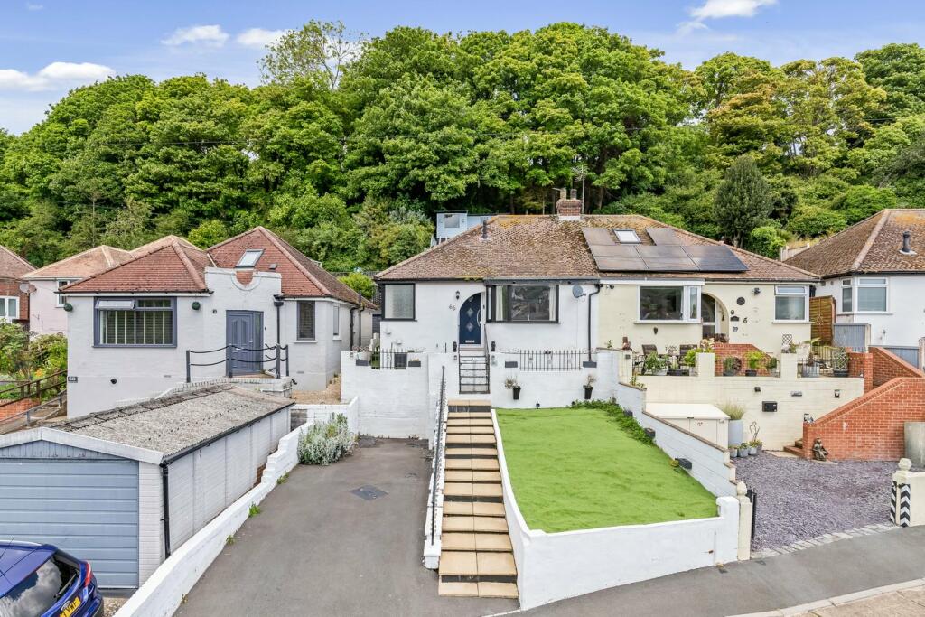 2 bedroom semidetached bungalow for sale in Queens Avenue, Elms Vale, Dover, CT17