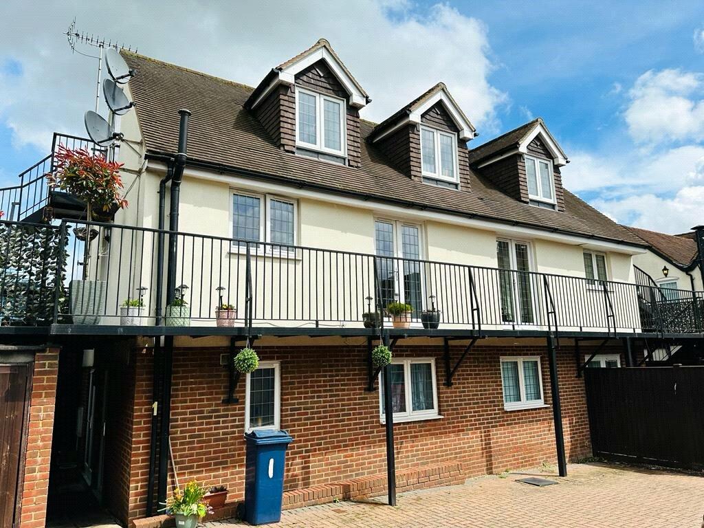 6 bedroom apartment for sale in The Green, Wooburn Green