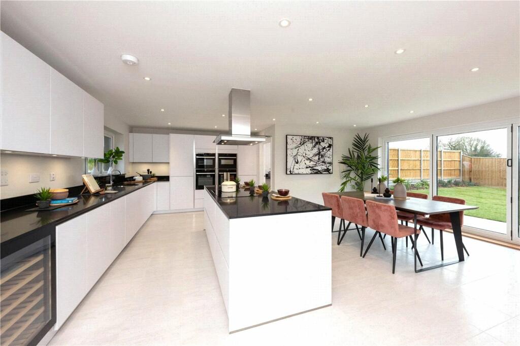 Additional property image - Manor Walk, Thaxted, CM6
