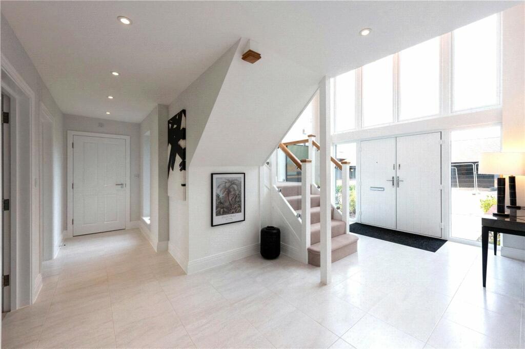 Additional property image - Manor Walk, Thaxted, CM6