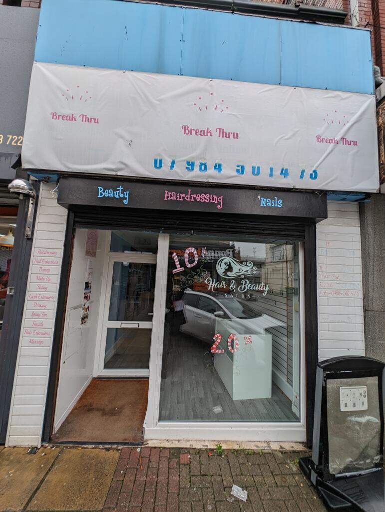 Commercial property to lease in Grange Road, Wirral, CH41
