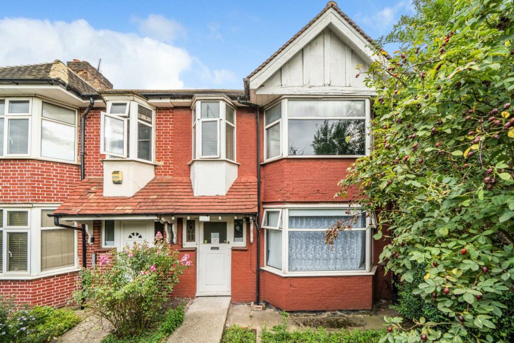 5 bedroom terraced house for sale in Western Avenue, Acton, W3