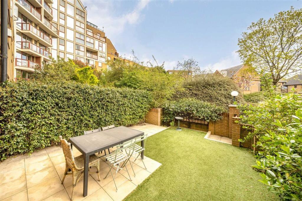 Main image of property: Asher Way, Wapping
