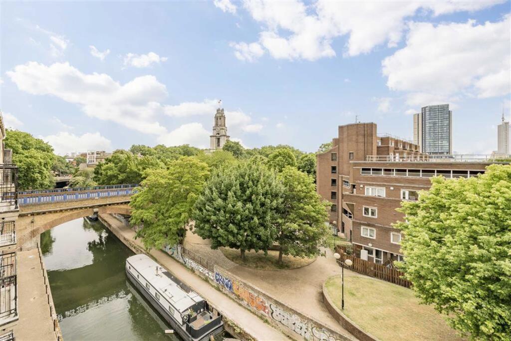 Main image of property: Island Row, Limehouse