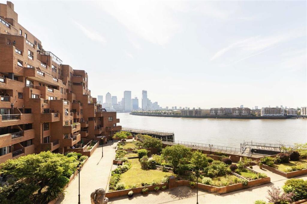 Main image of property: The Highway, Wapping