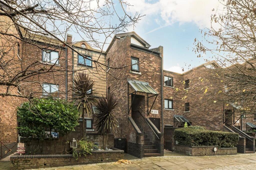 Main image of property: Prospect Place, Wapping