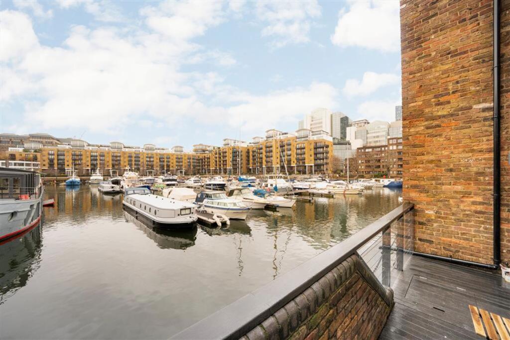 Main image of property: Mews Street, Wapping