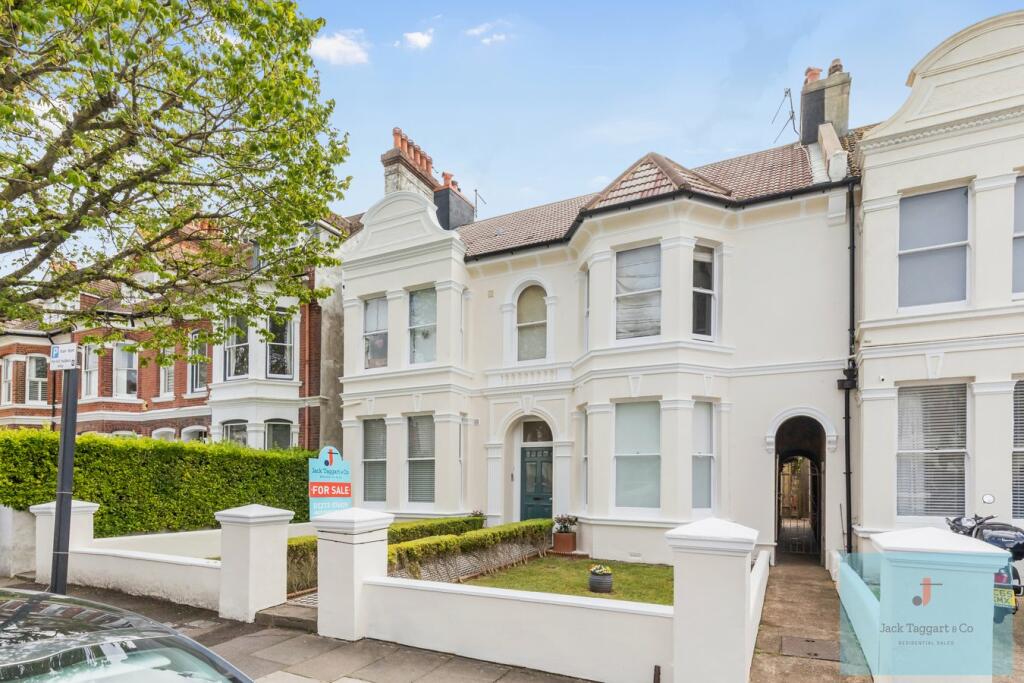 2 bedroom apartment for sale in Sackville Gardens, Hove, BN3