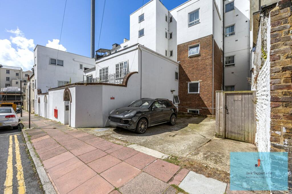 Additional property image - Queensbury Mews, Brighton, BN1