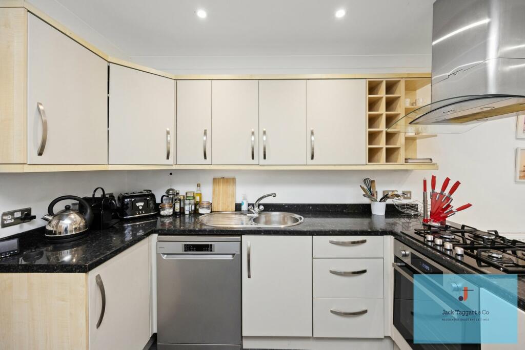 Additional property image - Caisters Close, Hove, BN3
