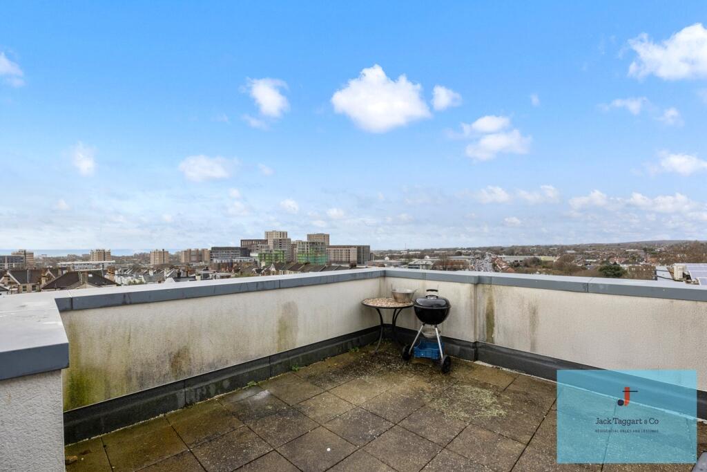 Additional property image - Hove Park Gardens, Hove, BN3