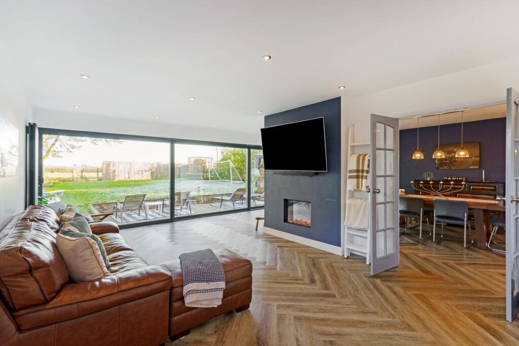 Additional property image - The Gardens, Rugby, CV23