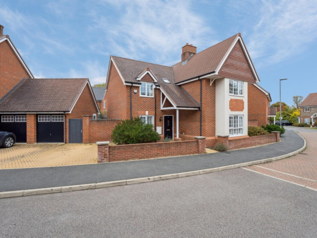Main image of property: Elizabeth II Avenue, Berkhamsted, HP4