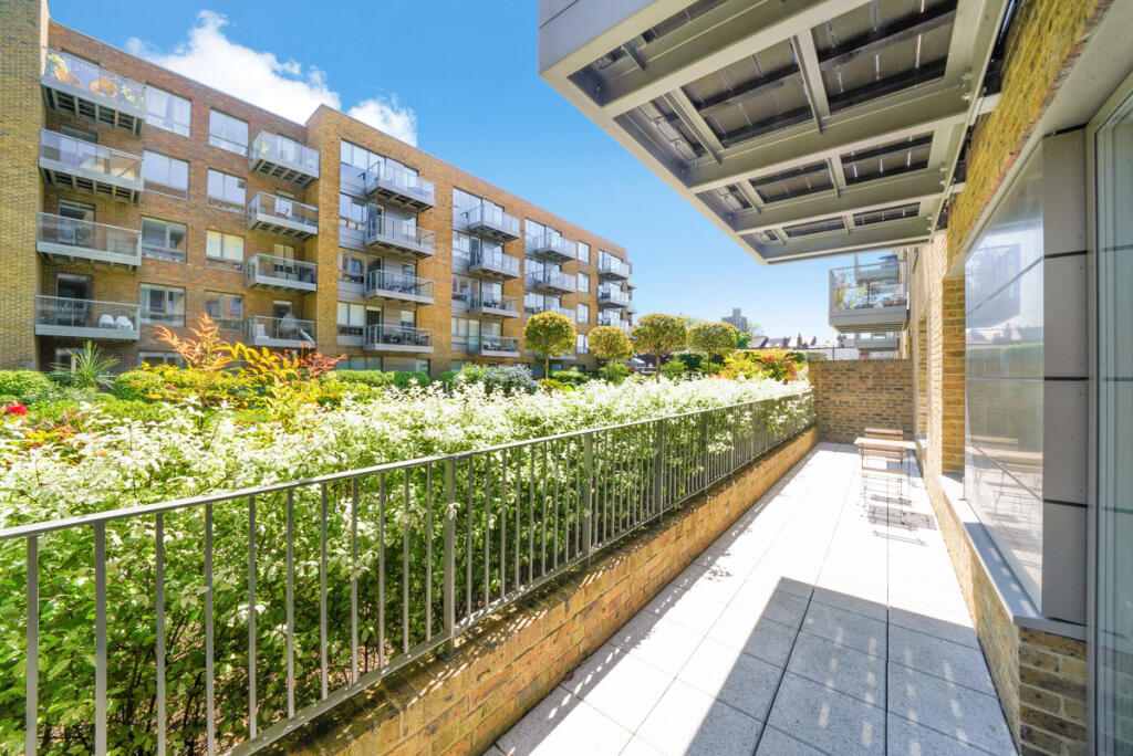 Main image of property: High Street, London, N8