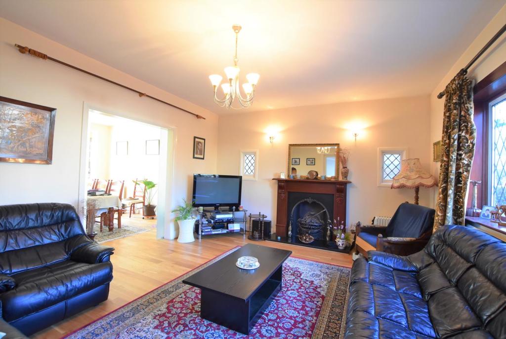 4 bedroom detached house for sale in Wembley Park Drive, Wembley HA9