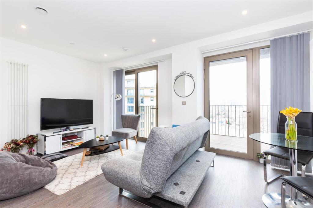 Main image of property: 12 Western Gateway, Royal Docks, E16