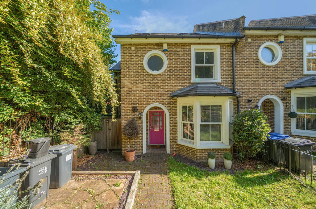 Main image of property: Valley Road, Kenley, CR8
