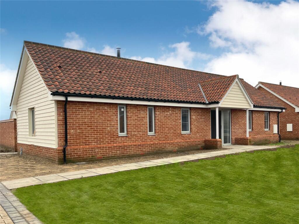 3 bedroom bungalow for sale in Chantry Meadow, Orford, Woodbridge, IP12