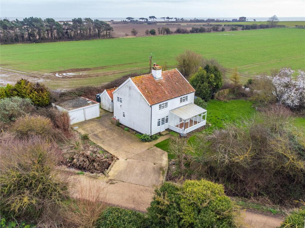 4 bedroom detached house for sale in Red House Farm Lane, Bawdsey