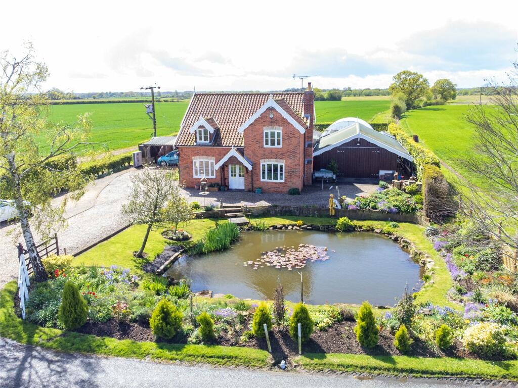 4 bedroom detached house for sale in Rendham, Saxmundham, Suffolk, IP17