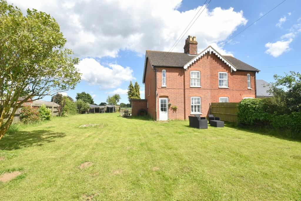3 bedroom semidetached house for sale in Hollesley Road, Rendlesham