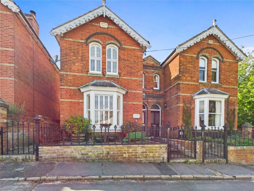 Main image of property: St. Johns Hill, Woodbridge, Suffolk, IP12