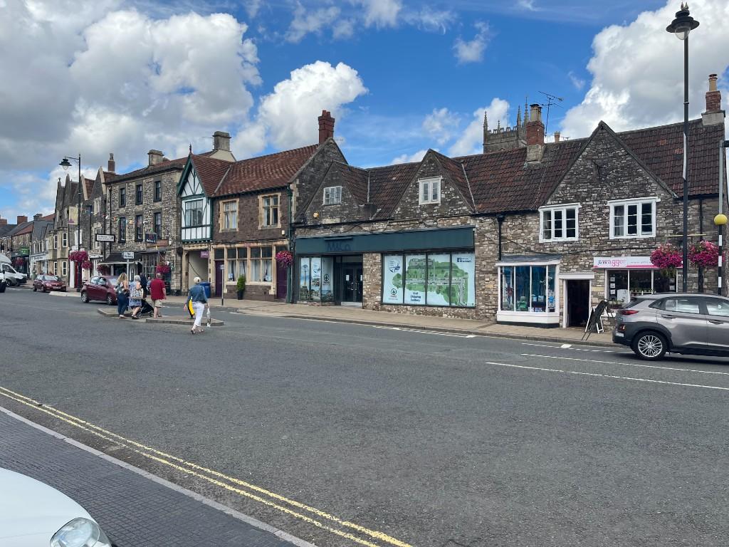 High street retail property to lease in 4345 High Street, Chipping