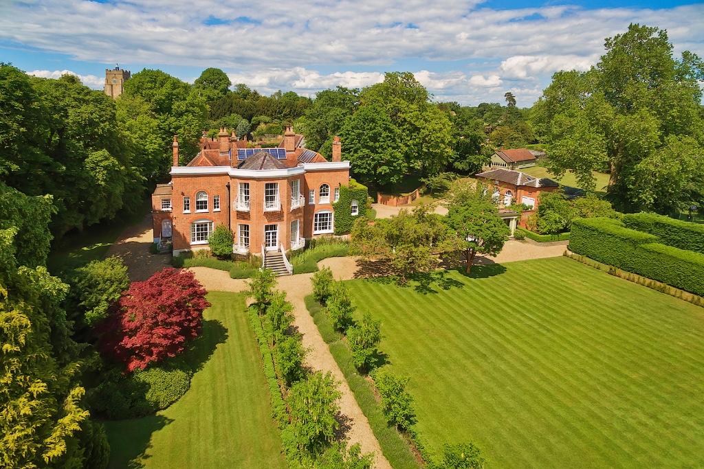 8 bedroom character property for sale in Rectory Road, CO9