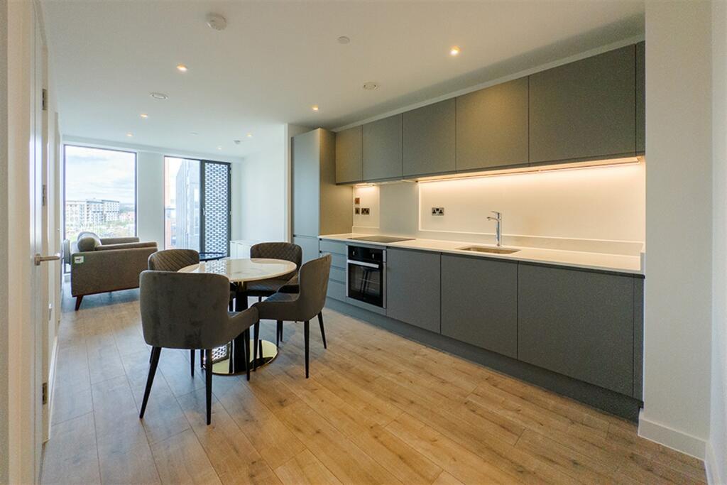 1 bedroom apartment for rent in Victoria House, M4