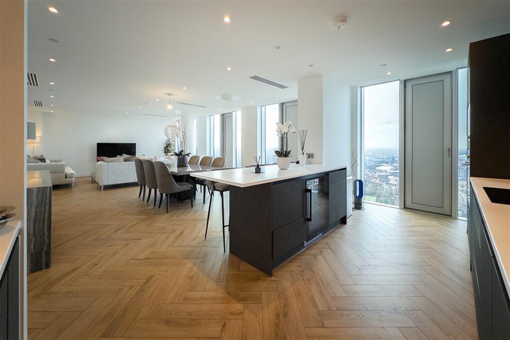 Main image of property: Elizabeth Tower, M15