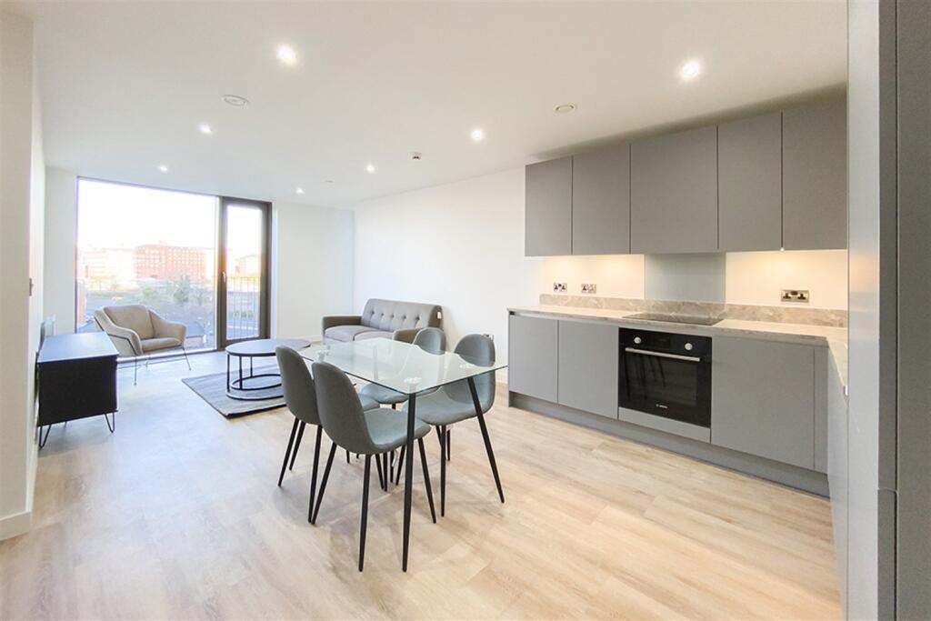 Main image of property: Oxygen Tower, M1