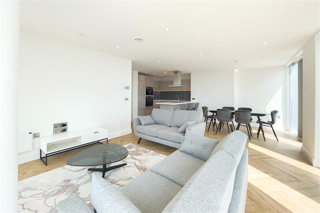 Main image of property: Elizabeth Tower, M15