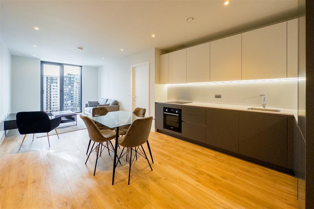 Main image of property: The Gate, M4